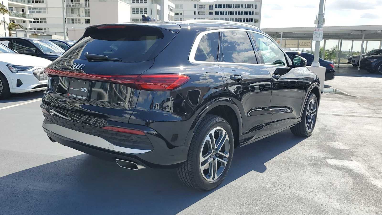 Thumbnail: 2025 Audi Q5 - 6