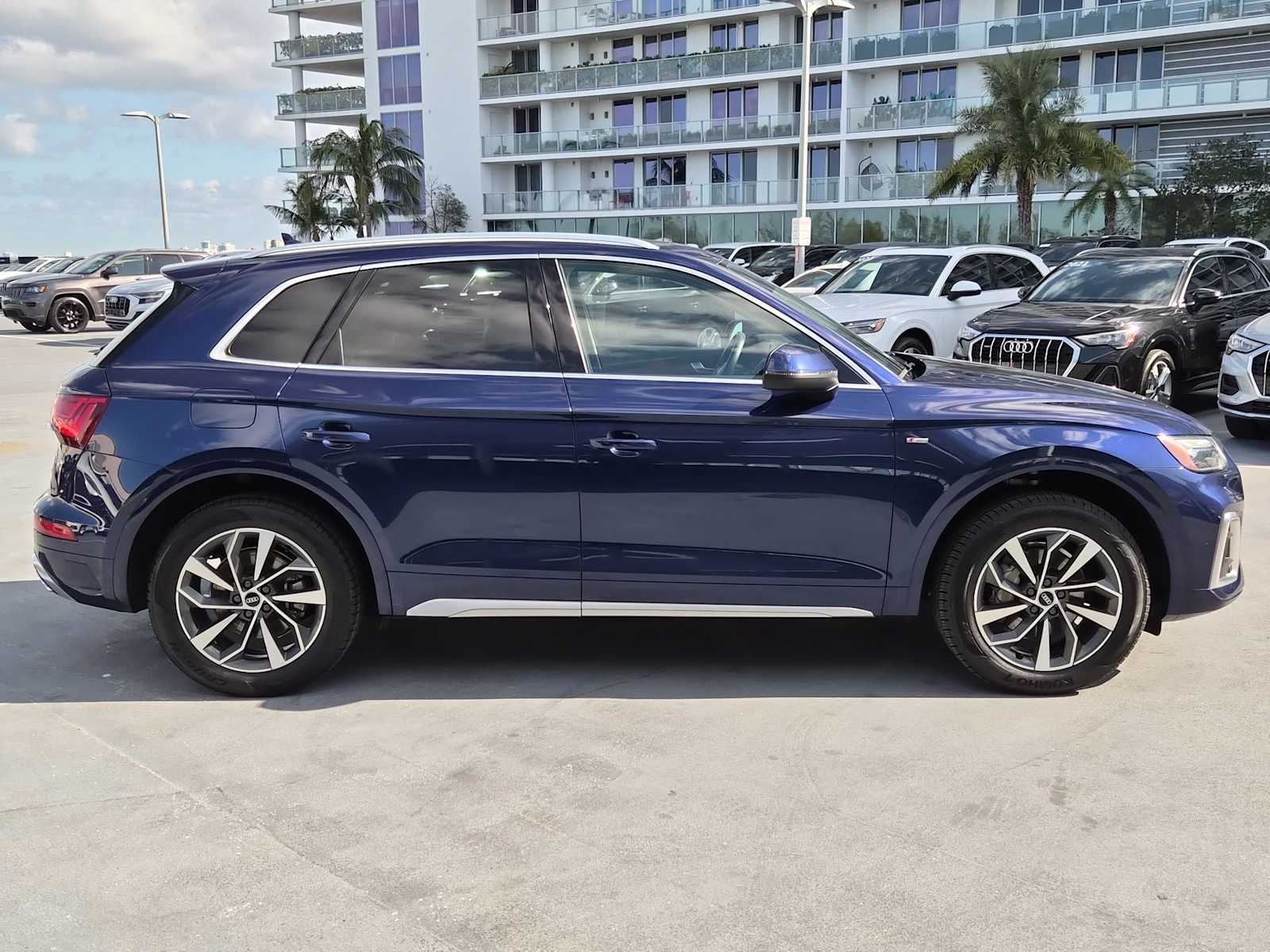 Thumbnail: 2022 Audi Q5 - 7