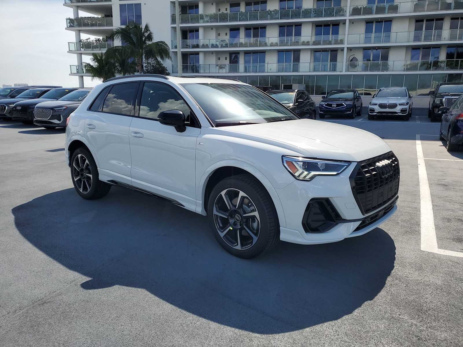 Thumbnail: 2025 Audi Q3 - 8