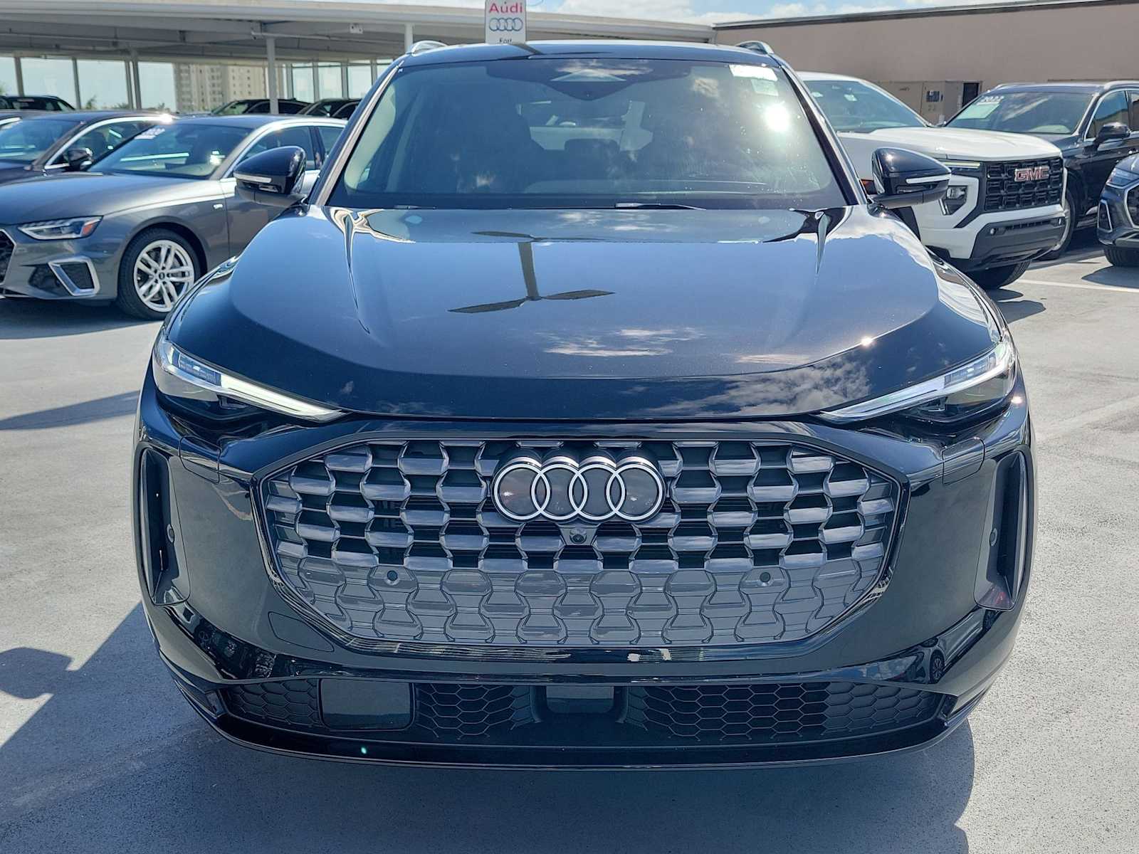 Thumbnail: 2025 Audi Q5 - 9