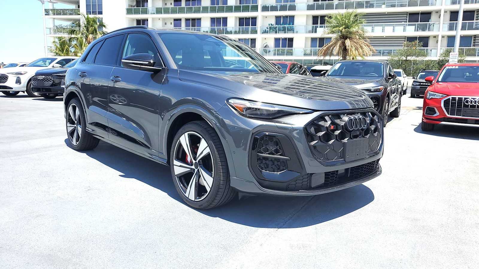 Thumbnail: 2026 Audi SQ5 - 8
