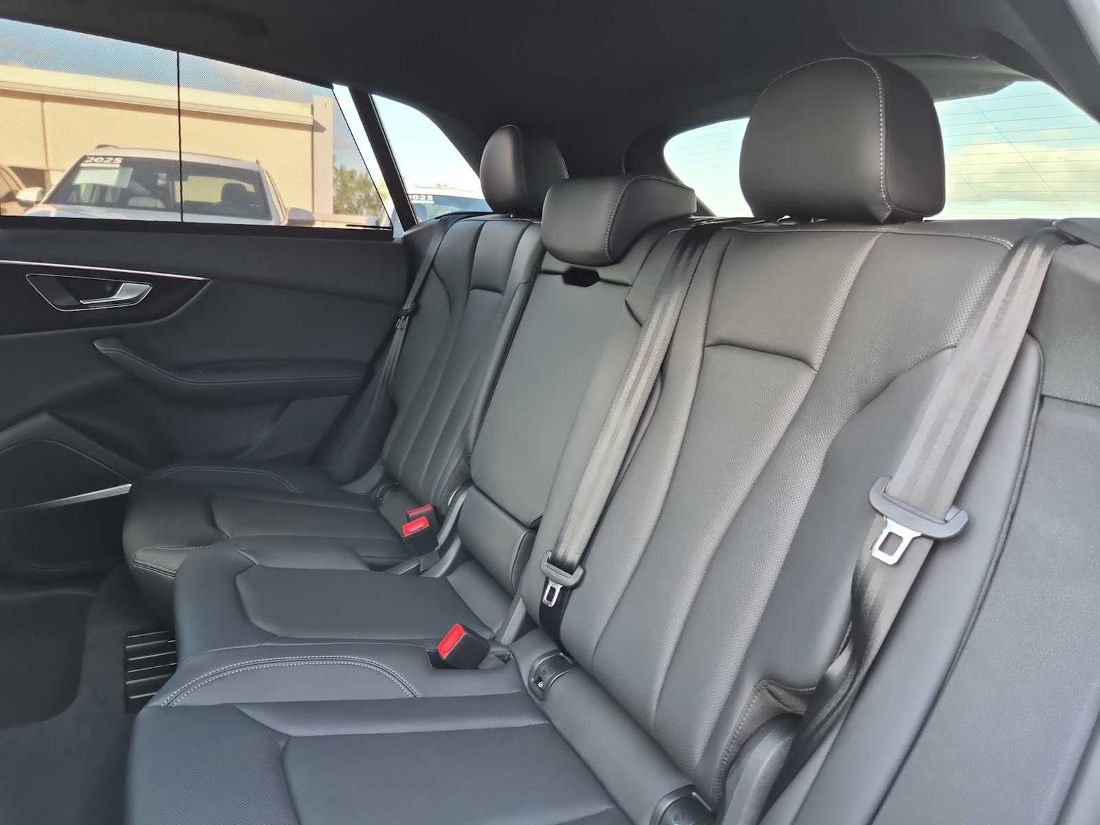 Thumbnail: 2026 Audi Q8 - 19