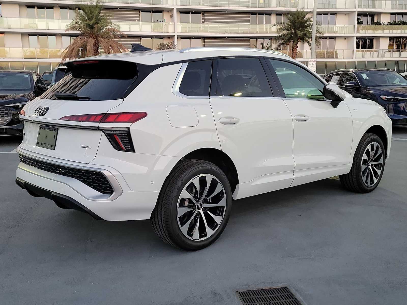 Thumbnail: 2026 Audi Q3 - 6