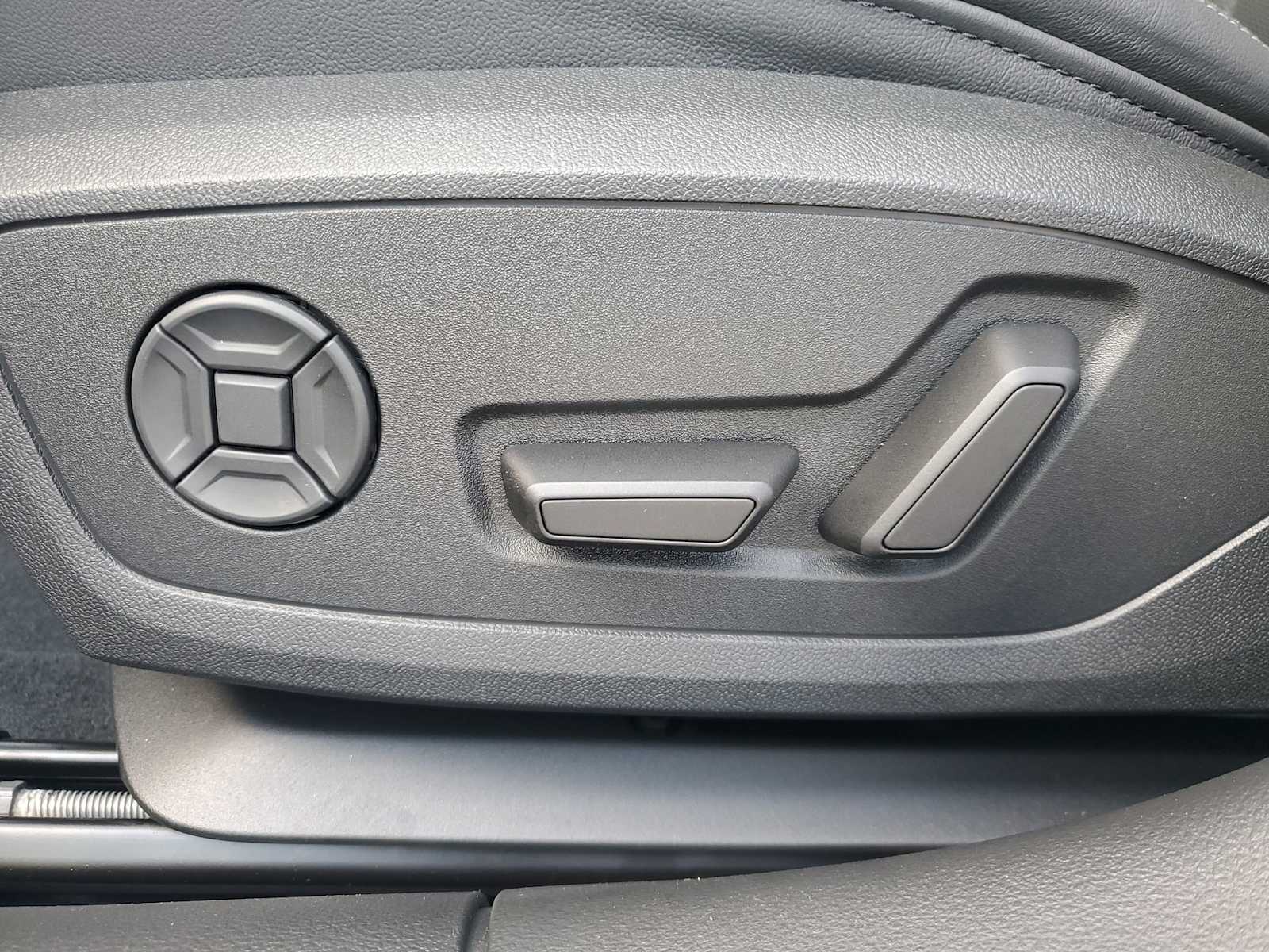 Thumbnail: 2025 Audi A6 - 13