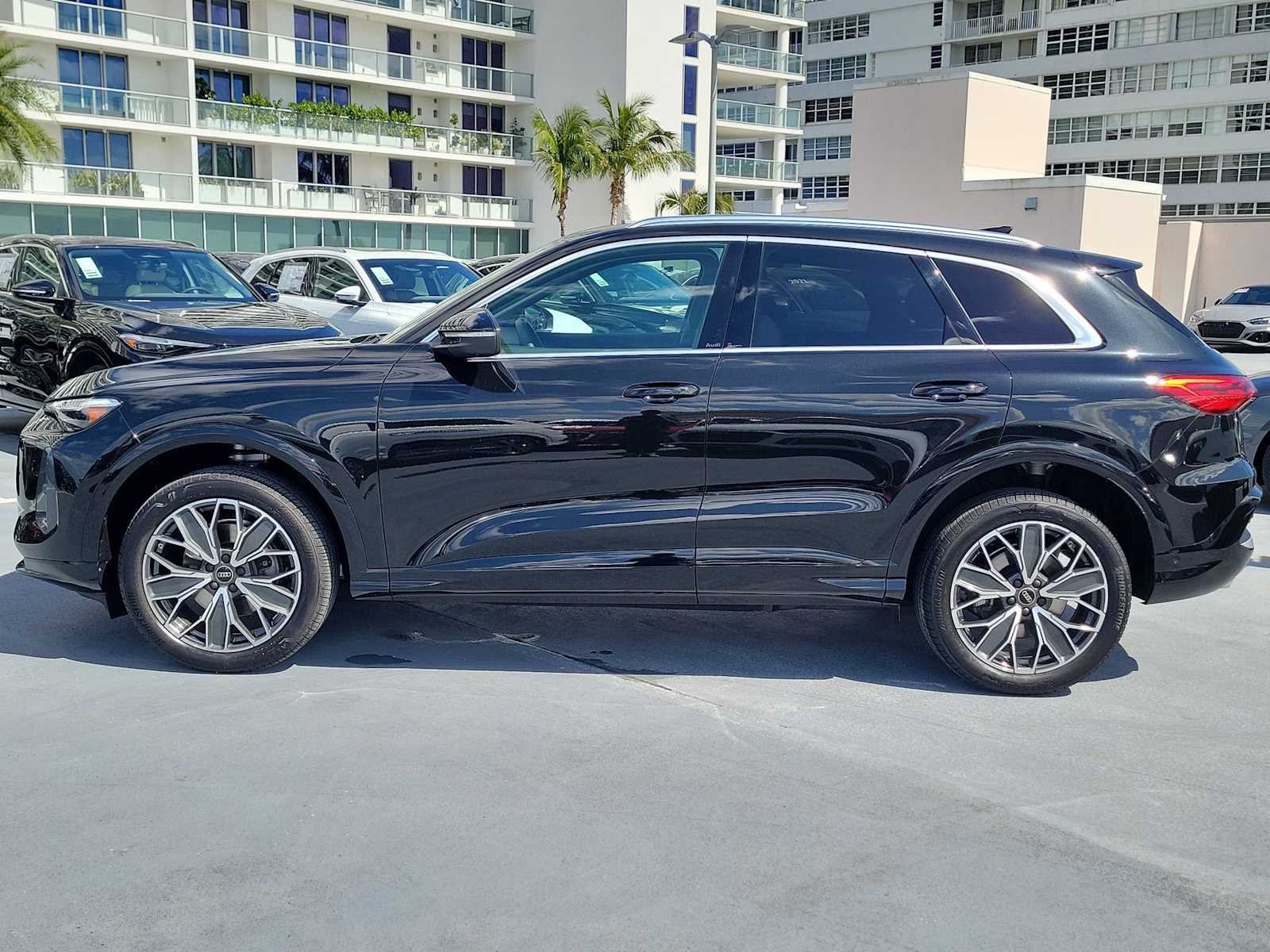 Thumbnail: 2025 Audi Q5 - 3