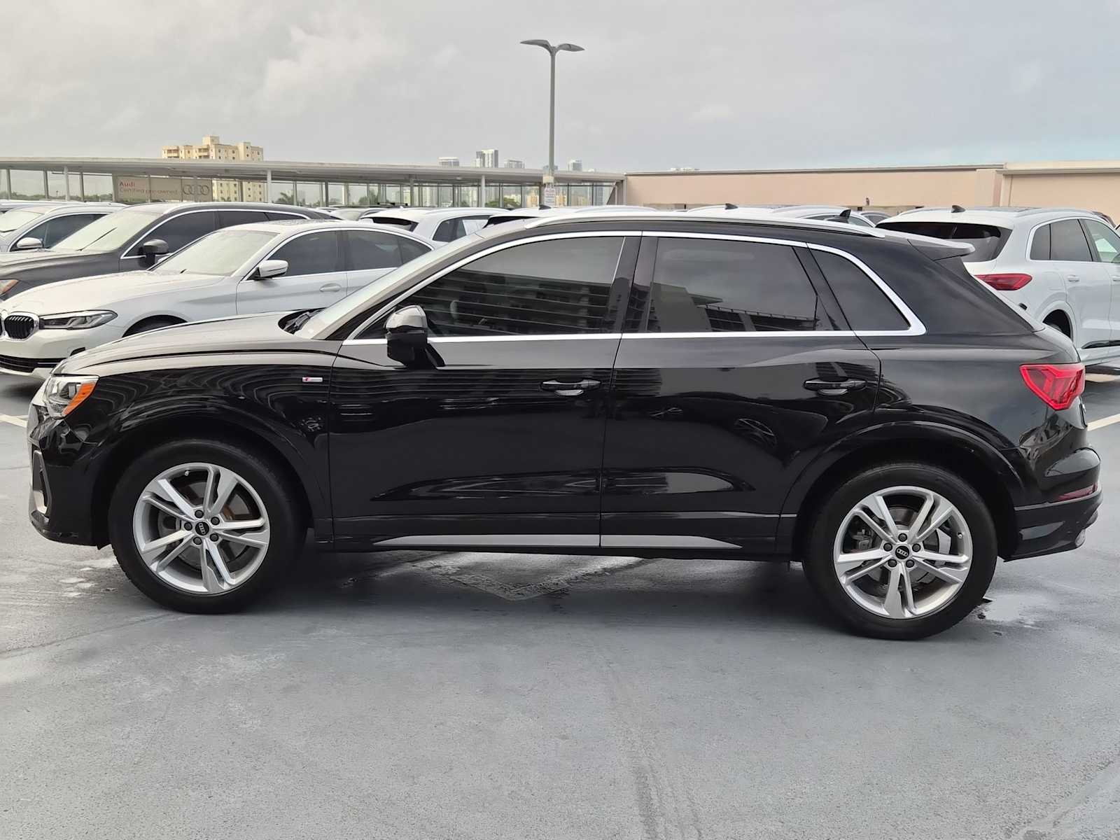 Thumbnail: 2021 Audi Q3 - 3