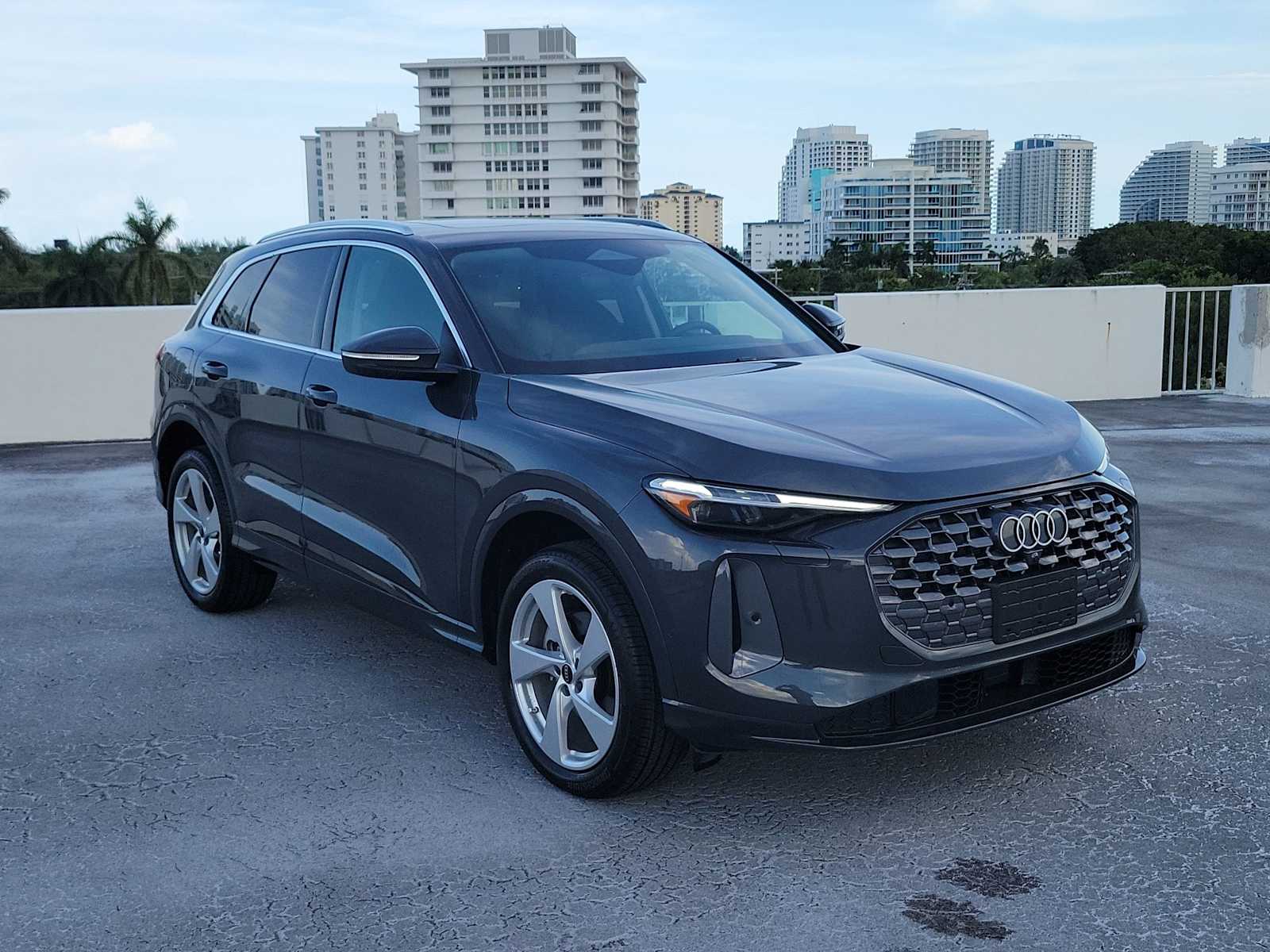 Thumbnail: 2025 Audi Q5 - 8