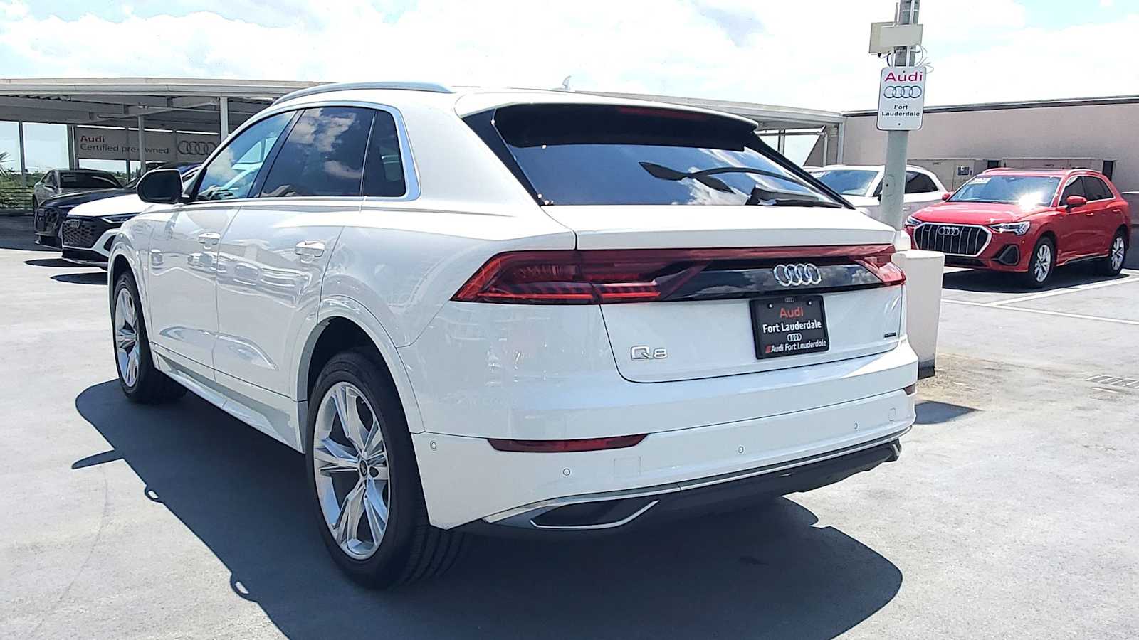 Thumbnail: 2023 Audi Q8 - 4