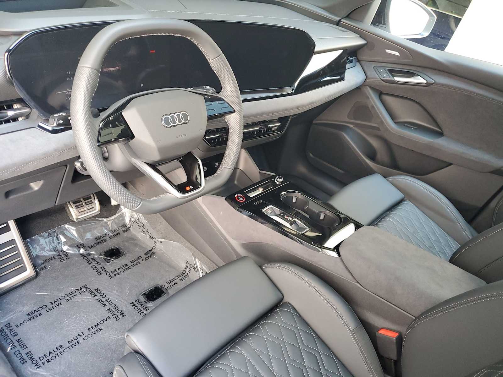 Thumbnail: 2025 Audi SQ6 e-tron - 2