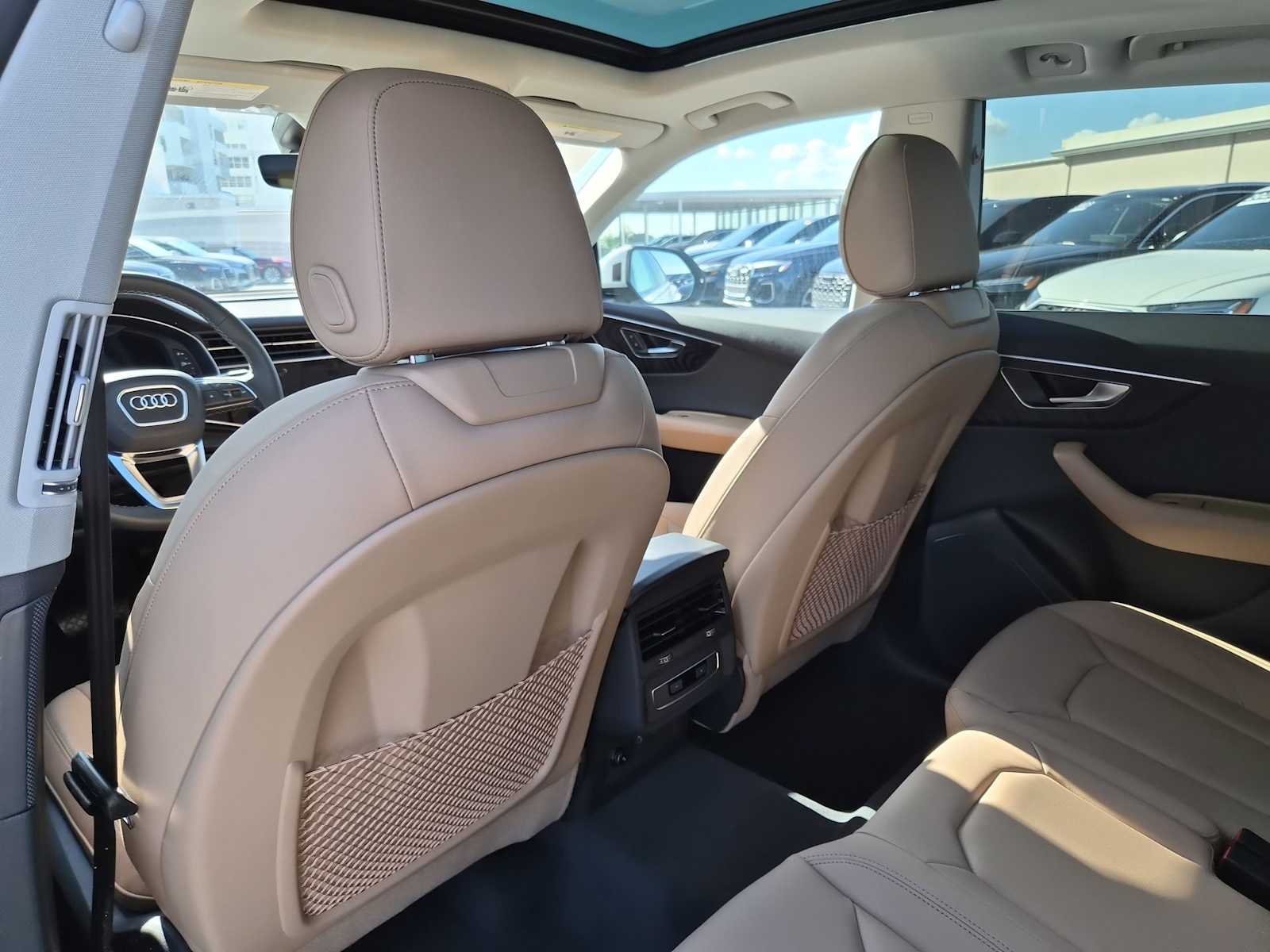 Thumbnail: 2025 Audi Q8 - 17