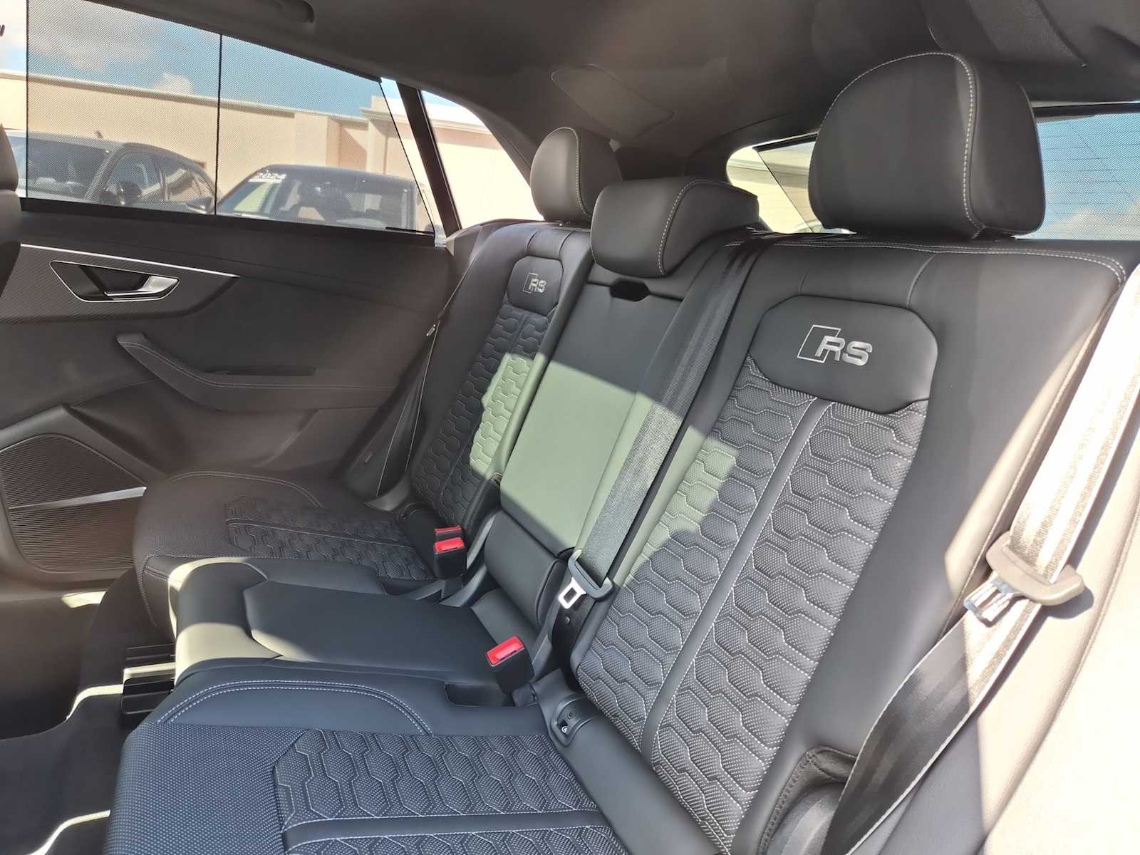 Thumbnail: 2026 Audi RS Q8 - 19