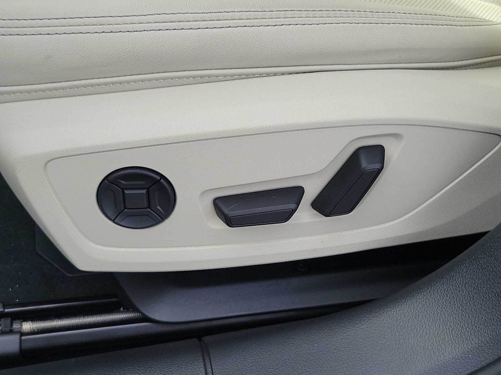 Thumbnail: 2025 Audi A6 - 16