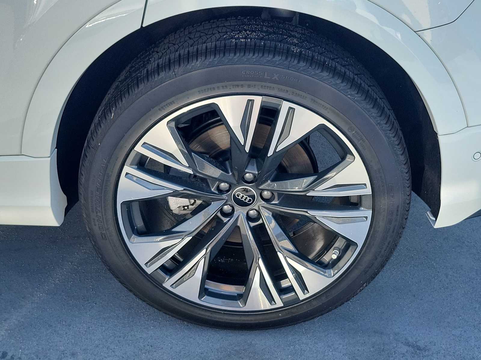 Thumbnail: 2025 Audi Q8 - 12