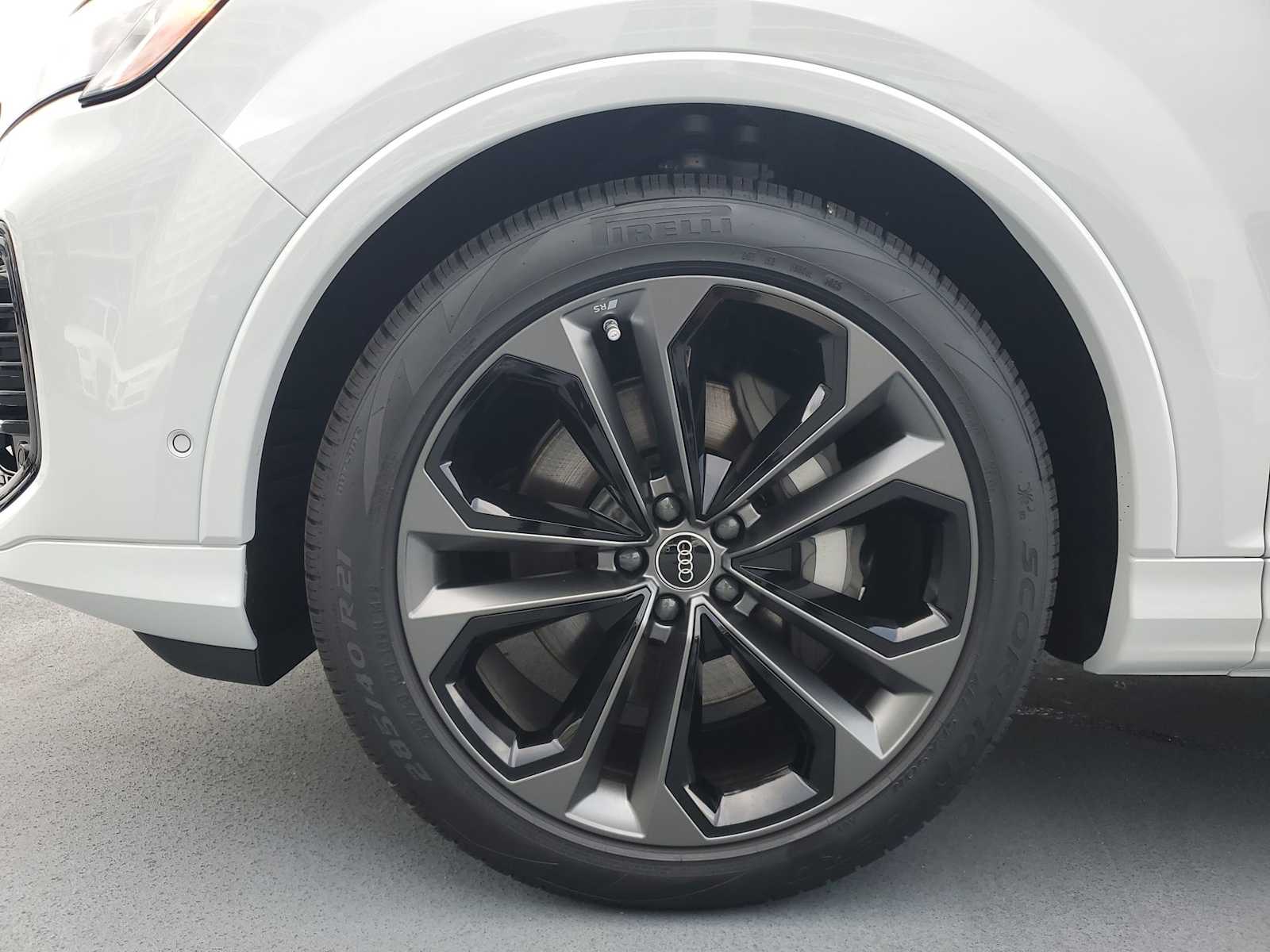 Thumbnail: 2025 Audi Q7 - 10