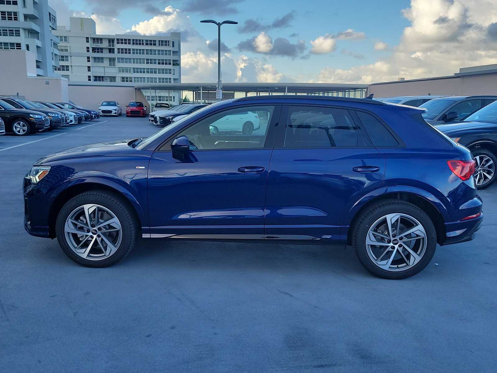 Thumbnail: 2025 Audi Q3 - 3