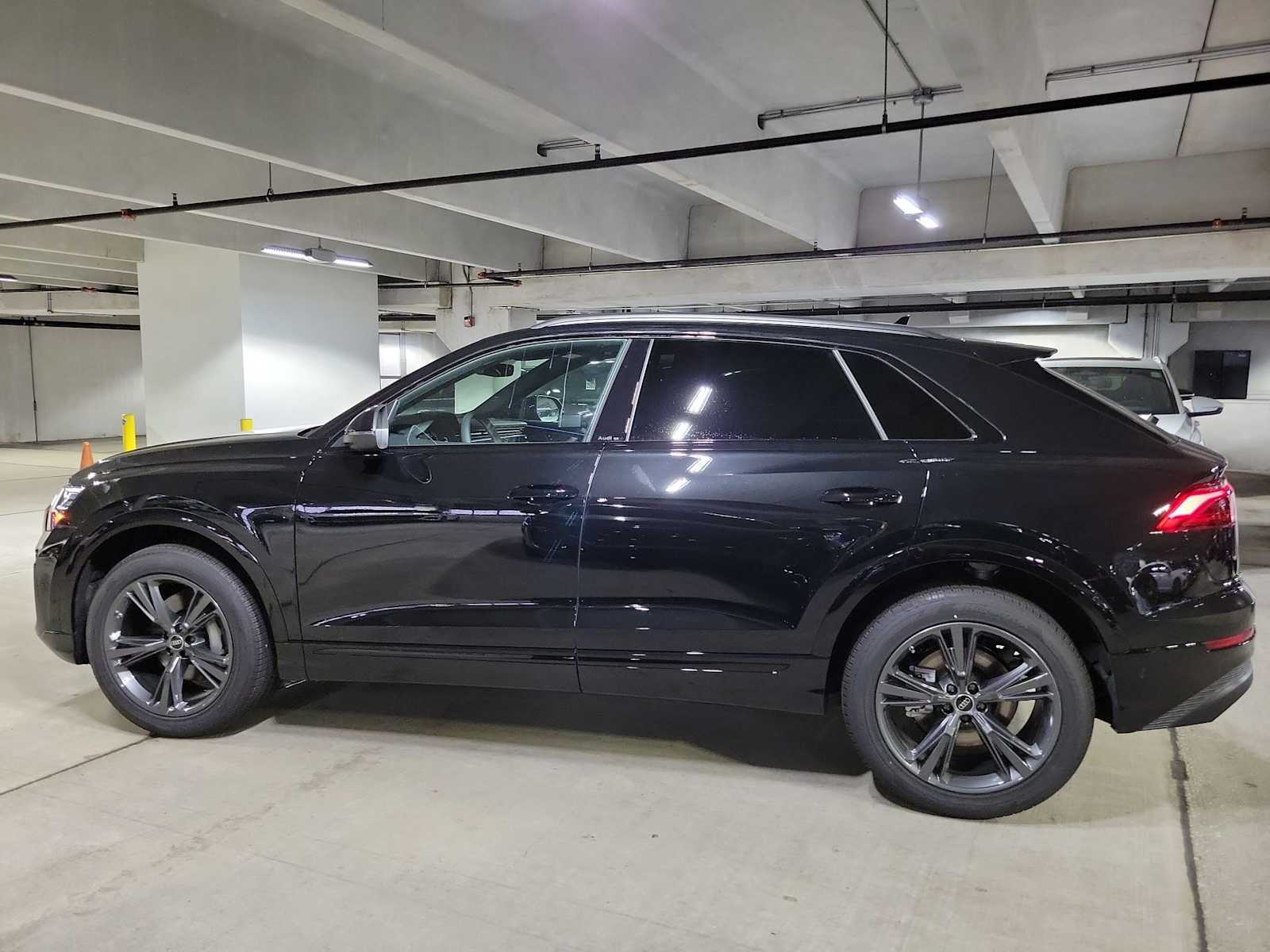 Thumbnail: 2026 Audi Q8 - 3