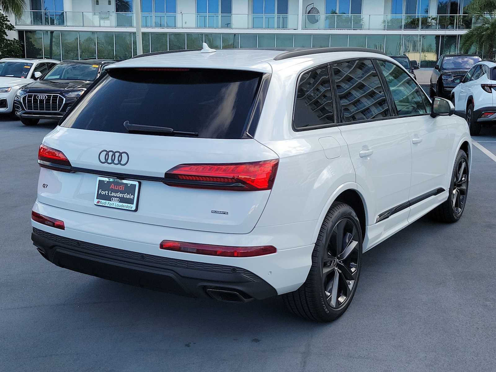 Thumbnail: 2025 Audi Q7 - 6