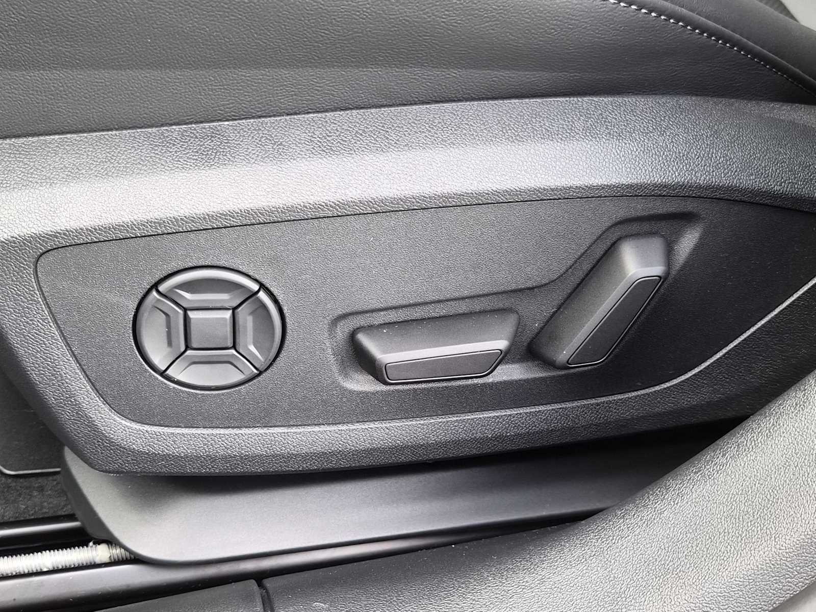 Thumbnail: 2026 Audi A6 - 17