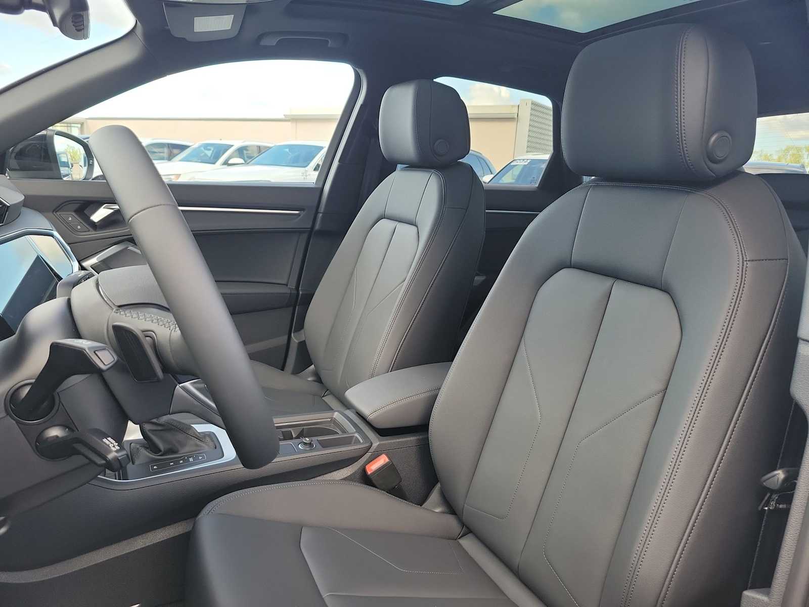 Thumbnail: 2025 Audi Q3 - 15