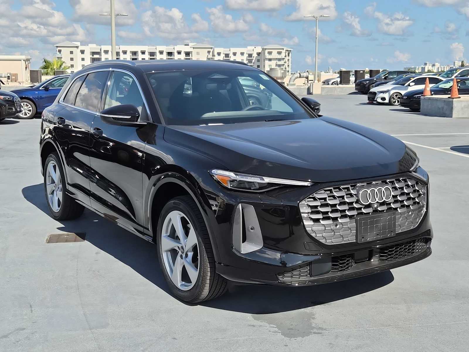 Thumbnail: 2025 Audi Q5 - 8