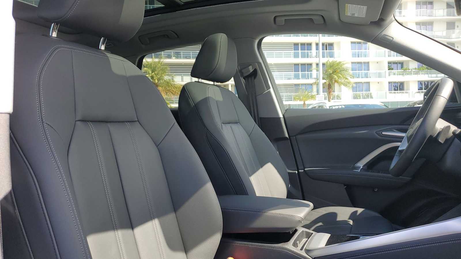 Thumbnail: 2025 Audi Q5 - 22