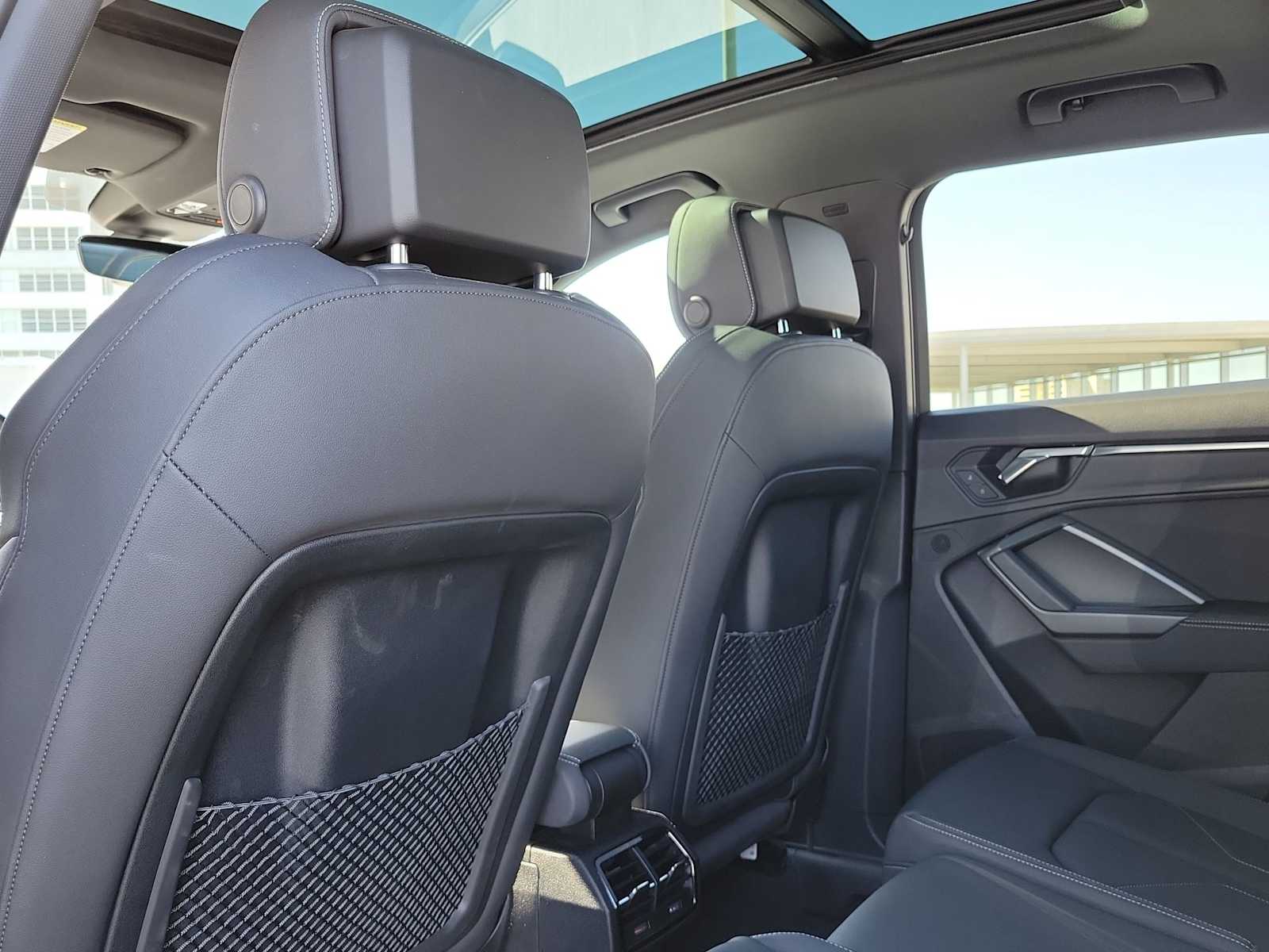 Thumbnail: 2022 Audi Q3 - 17