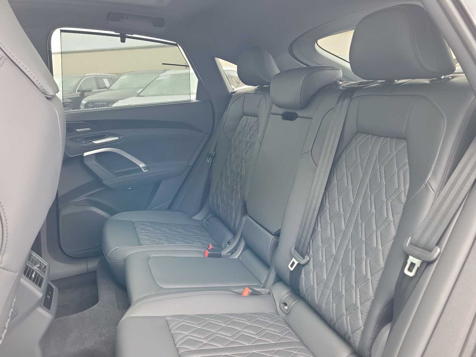 Thumbnail: 2026 Audi SQ5 - 19