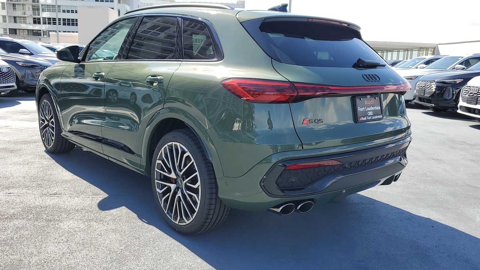 Thumbnail: 2025 Audi SQ5 - 4