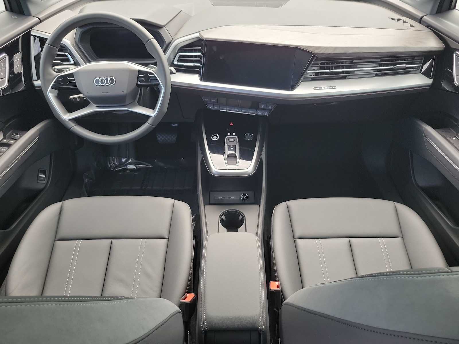 Thumbnail: 2026 Audi Q4 e-tron - 14