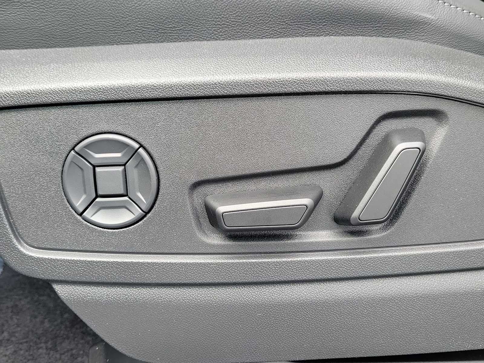 Thumbnail: 2026 Audi Q5 - 16