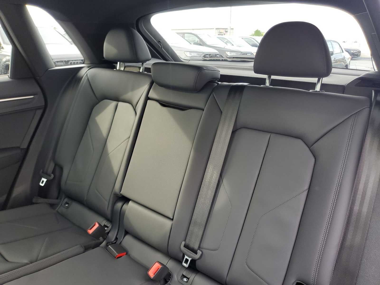 Thumbnail: 2024 Audi Q3 - 19