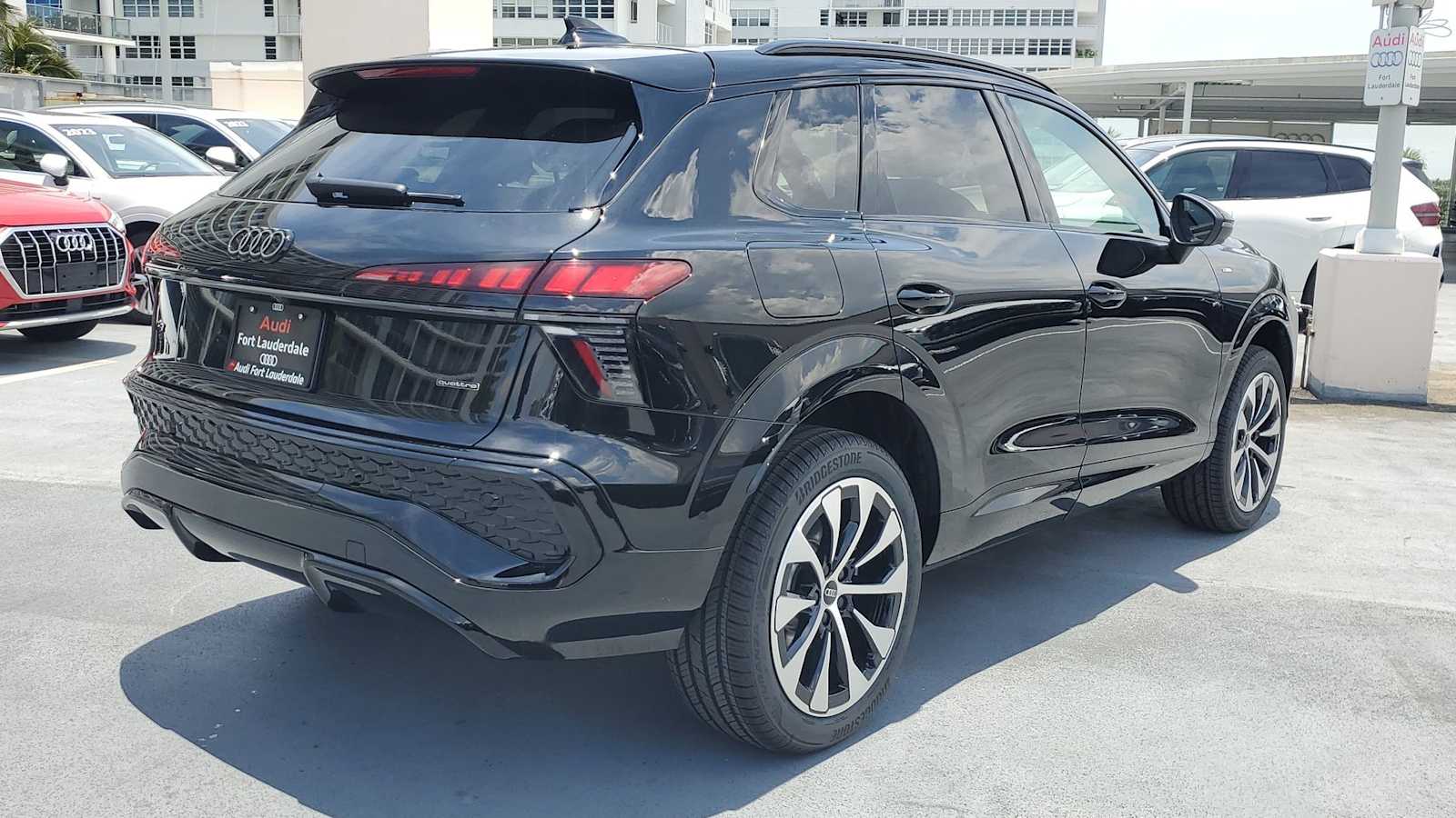 Thumbnail: 2026 Audi Q3 - 6
