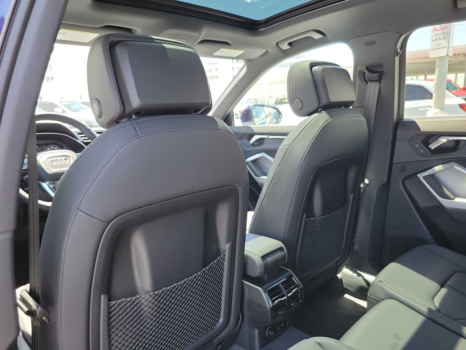 Thumbnail: 2025 Audi Q3 - 17