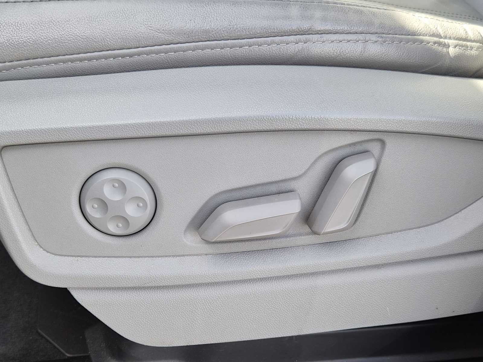 Thumbnail: 2022 Audi Q5 - 16