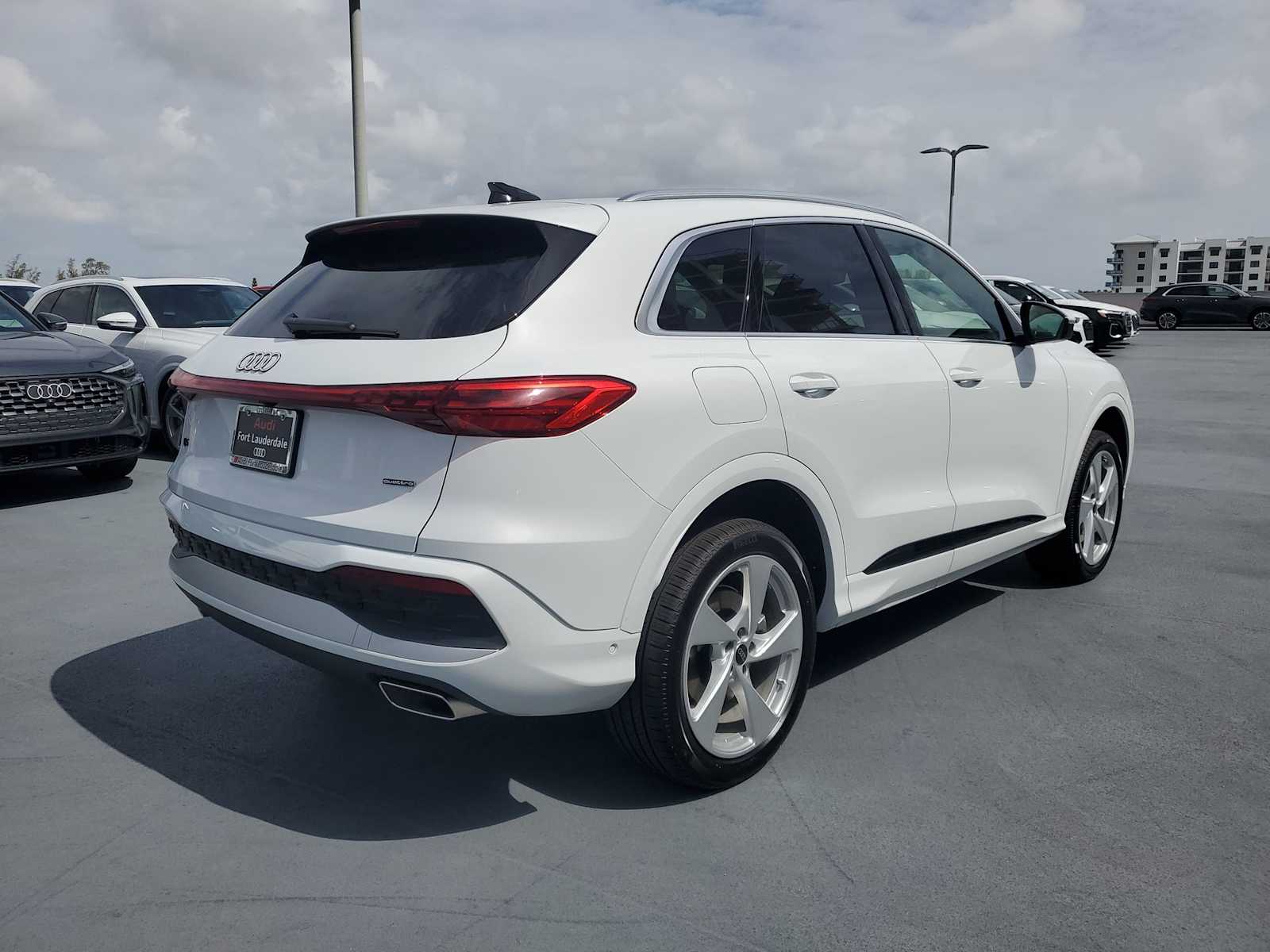 Thumbnail: 2025 Audi Q5 - 6