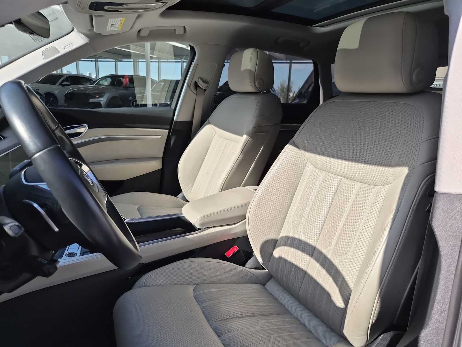 Thumbnail: 2021 Audi e-tron - 15