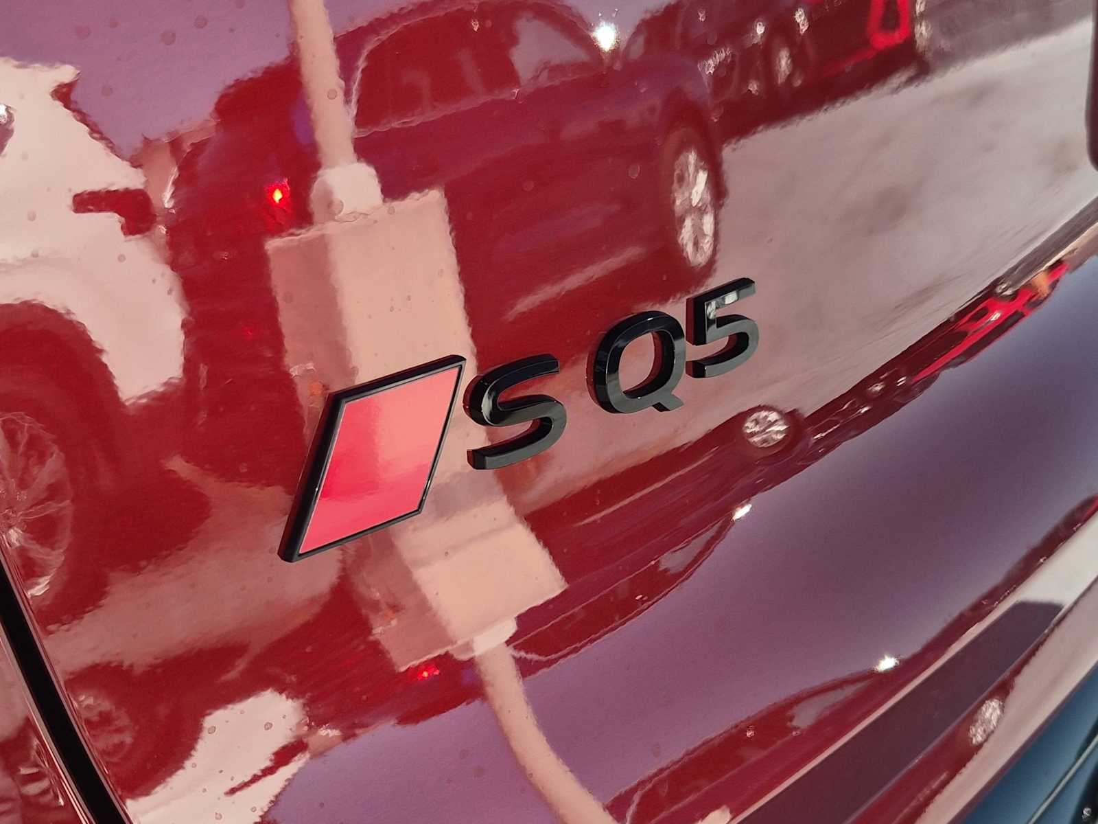 Thumbnail: 2025 Audi SQ5 - 11