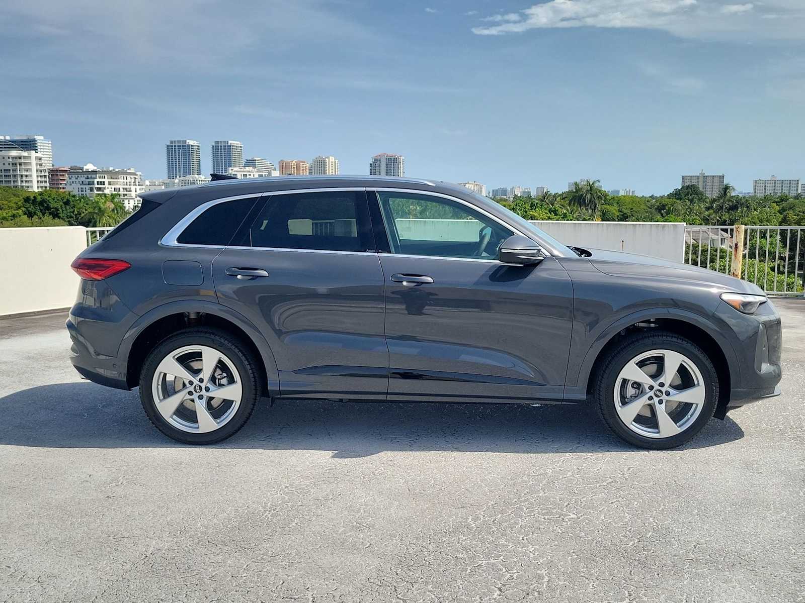 Thumbnail: 2025 Audi Q5 - 7