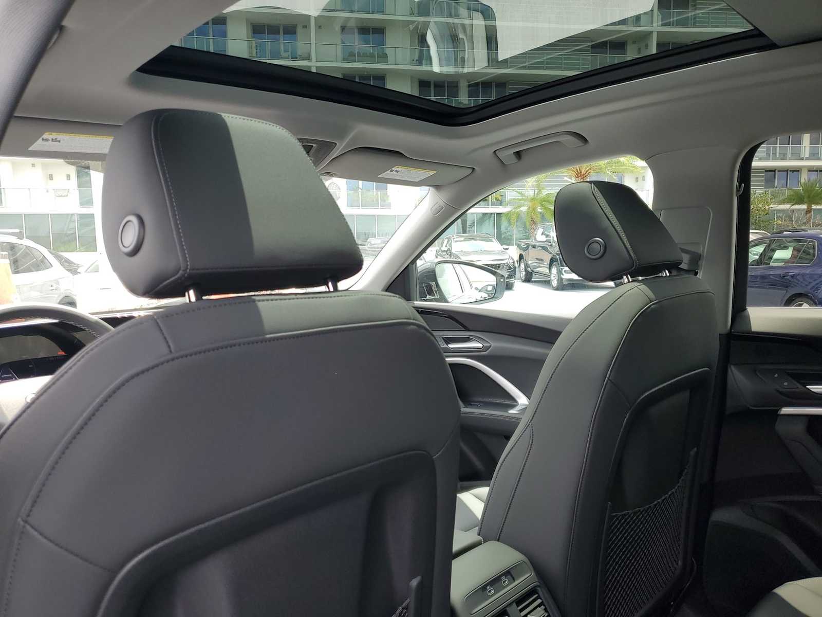 Thumbnail: 2025 Audi Q5 - 14