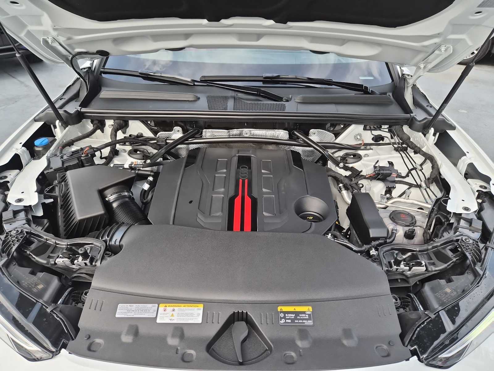 Thumbnail: 2025 Audi SQ5 - 13