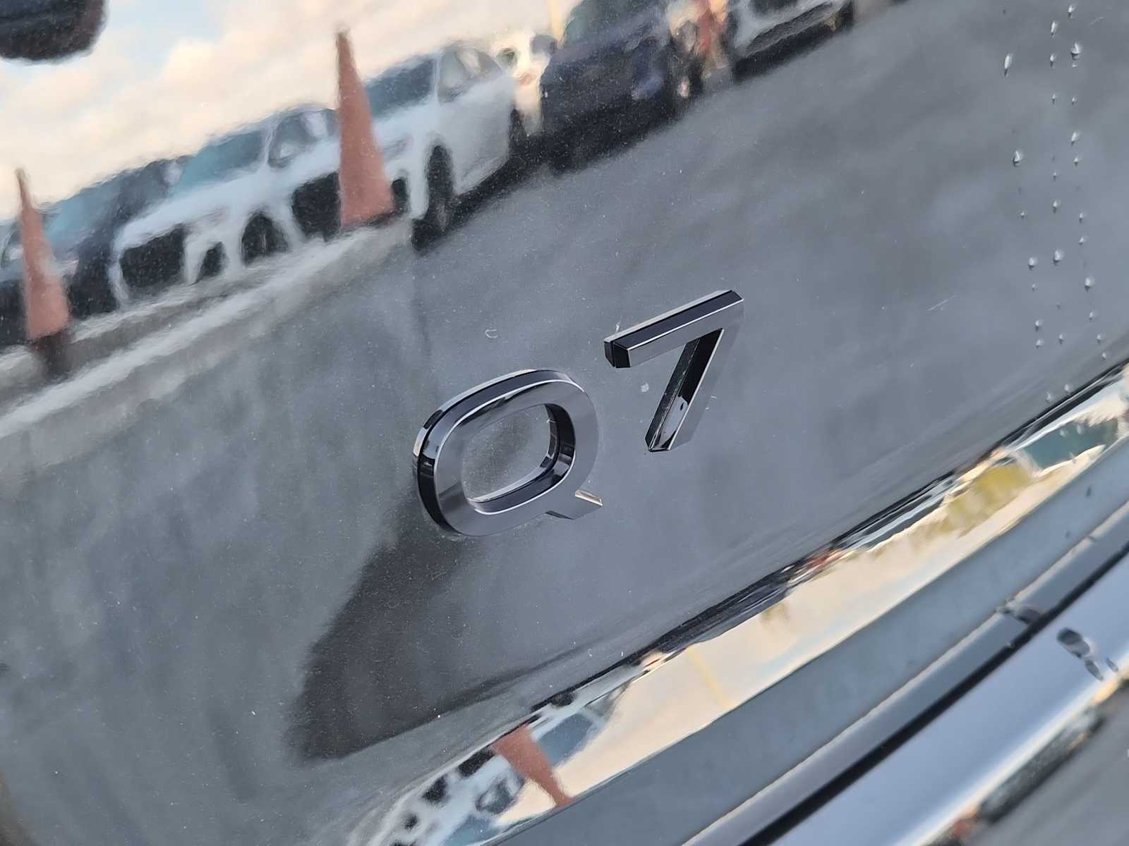 Thumbnail: 2025 Audi Q7 - 10