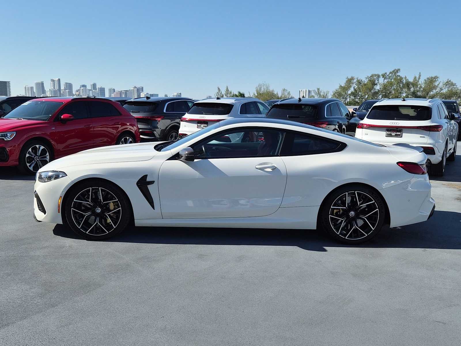 Thumbnail: 2023 BMW M8 - 3