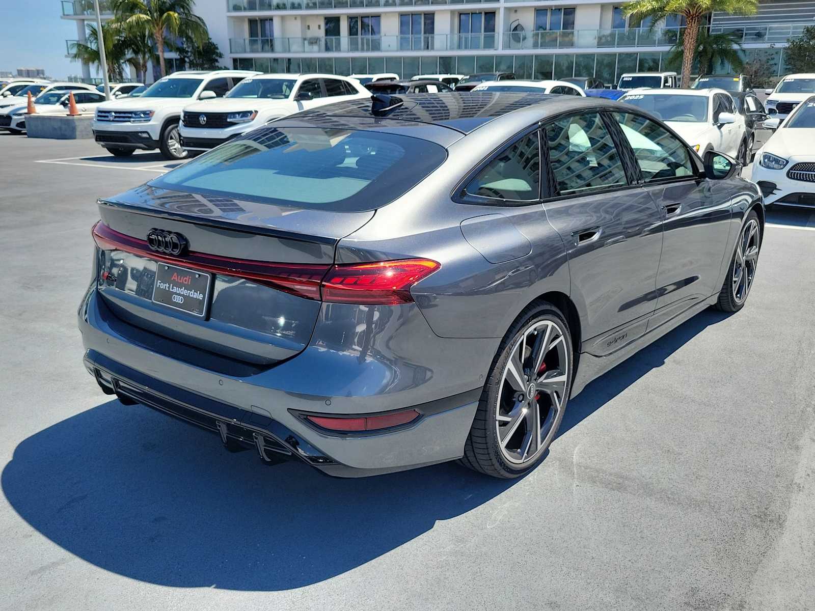 Thumbnail: 2025 Audi e-tron S - 6