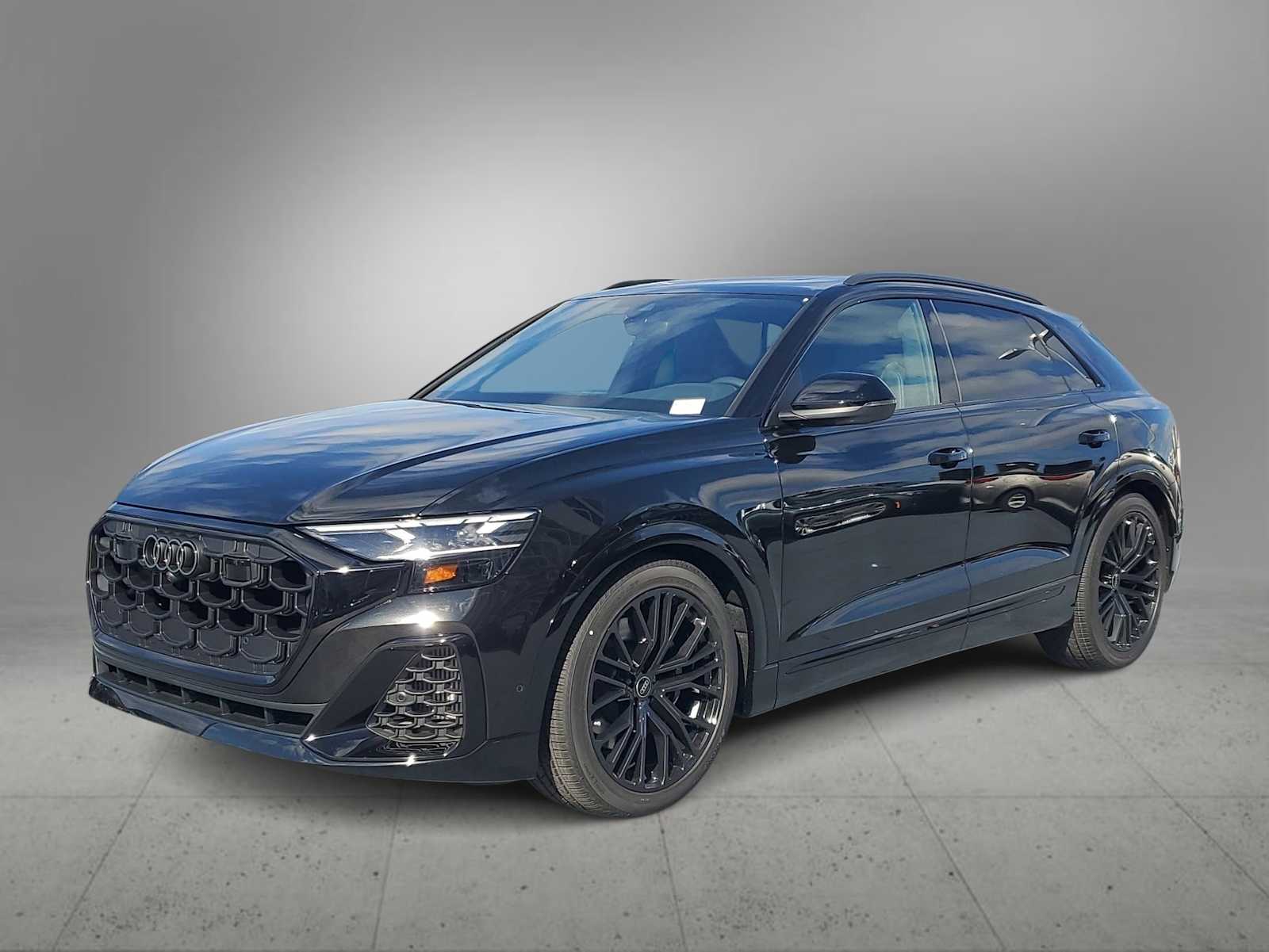 Thumbnail: 2025 Audi SQ8 - 1