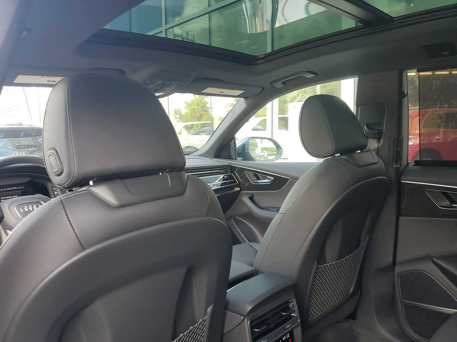 Thumbnail: 2025 Audi Q8 - 13