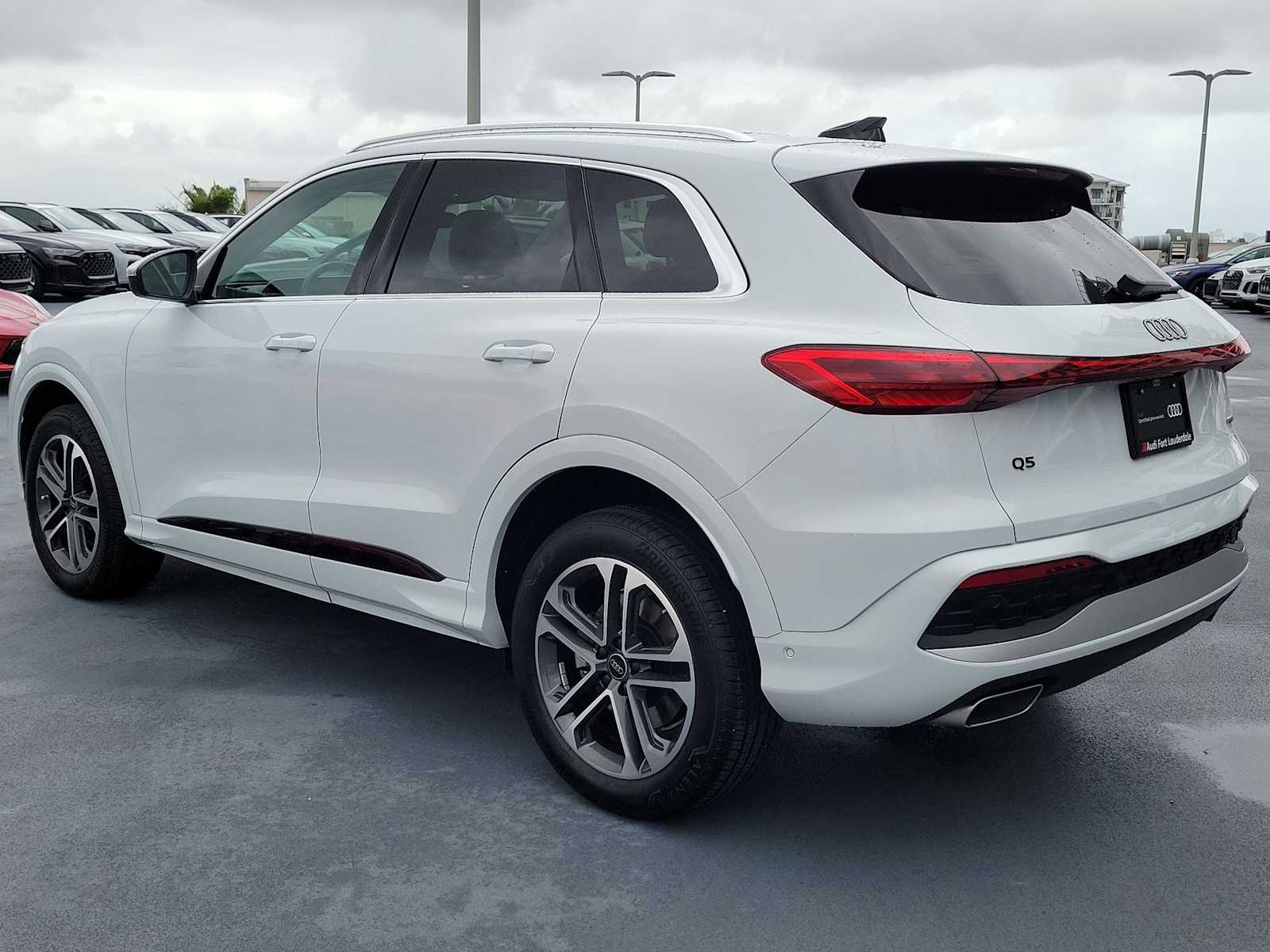 Thumbnail: 2025 Audi Q5 - 4