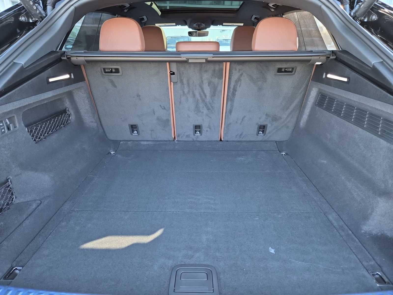 Thumbnail: 2026 Audi Q8 - 27