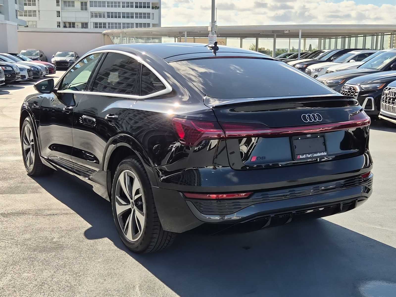 Thumbnail: 2024 Audi Q8 e-tron - 4