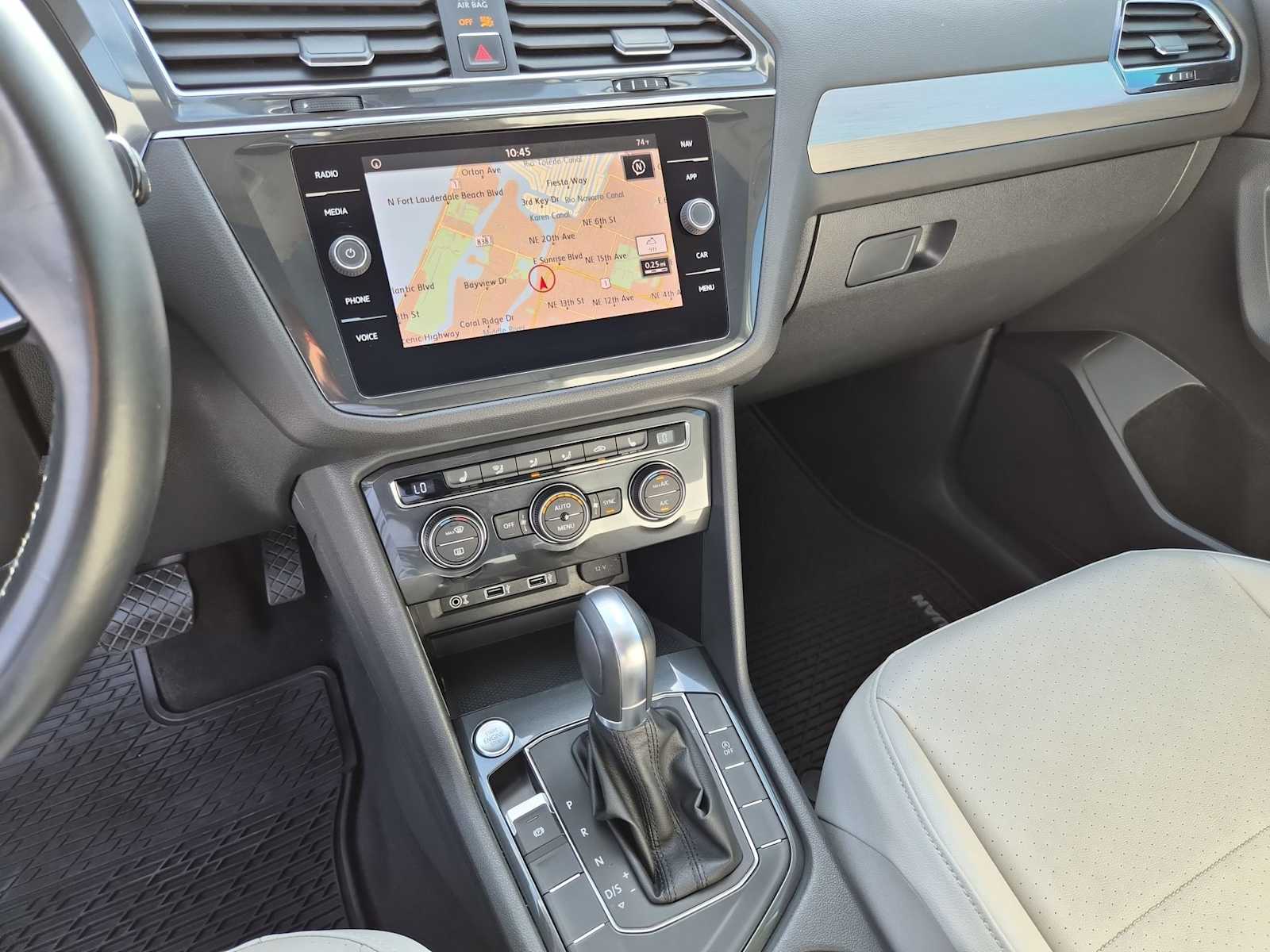 Thumbnail: 2018 Volkswagen Tiguan - 23