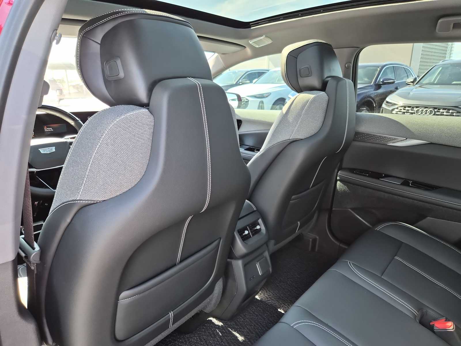 Thumbnail: 2025 Cadillac Optiq - 17